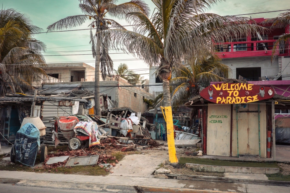 serie-welcome-to-paradise-006